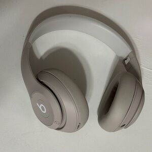 Beats Wireless Over-Ear Headphones - Studio Pro- Sandstone Color
